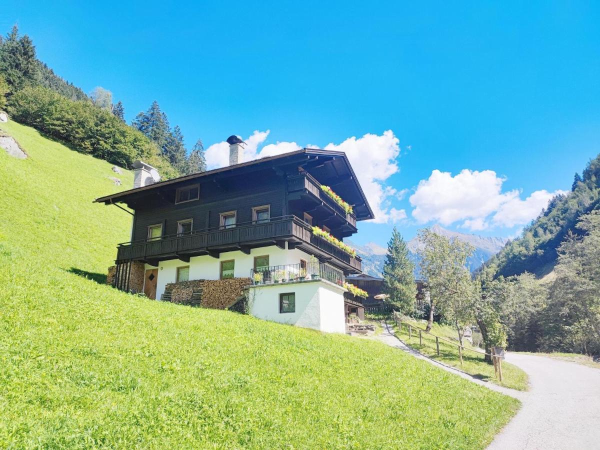 Pretty Holiday Home In Mayerhofen With Balcony Mayrhofen Exteriér fotografie